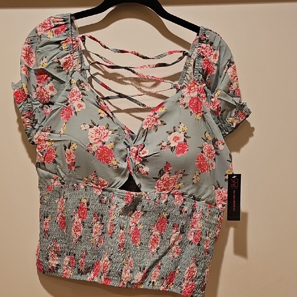 No Boundaries Floral Strappy Crop Top - Gray and Pink